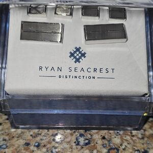 Ryan Seacrest NWT Distinction Gray Cufflinks Set